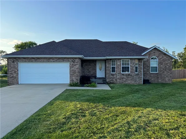 410 E Kennedy St, Strafford, MO 65757