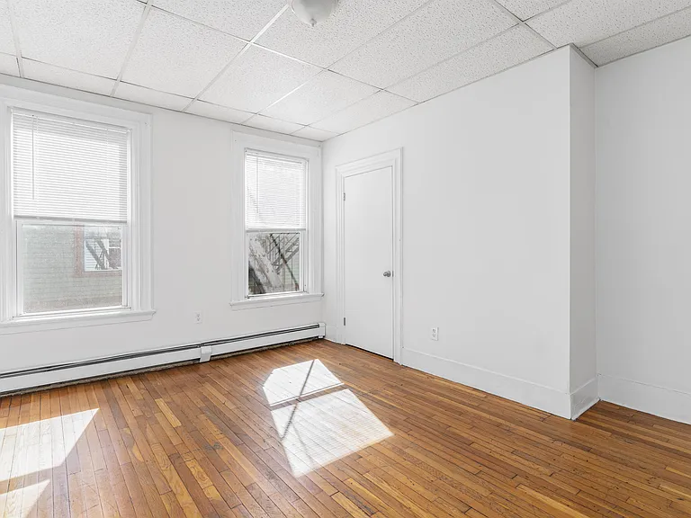 79 Oak St #4 — Photo 10