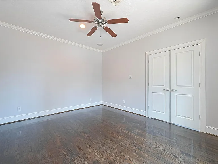 1739 Oakdale St — Photo 9