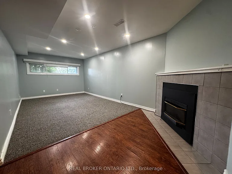 34 Engel Cres #A — Photo 6