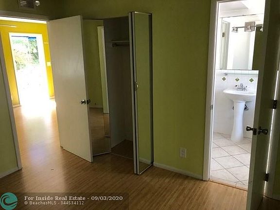 4th image of 225 SE 16th Ave APT 8