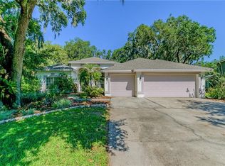 5944 Cherry Oak Dr, Valrico, FL 33596