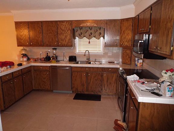 5th image of 3947 Sweetwater Dr