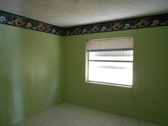 4th image of 6081 Wauconda Way E