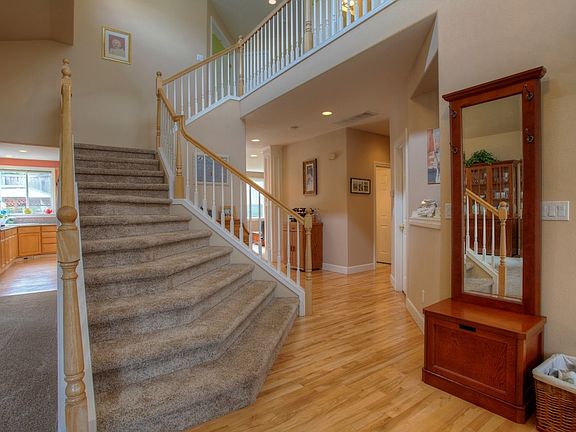 4th image of 1001 N Magnolia Ln