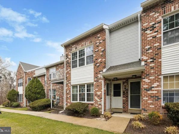 1811 Valley Glen Rd #142, Elkins Park, PA 19027