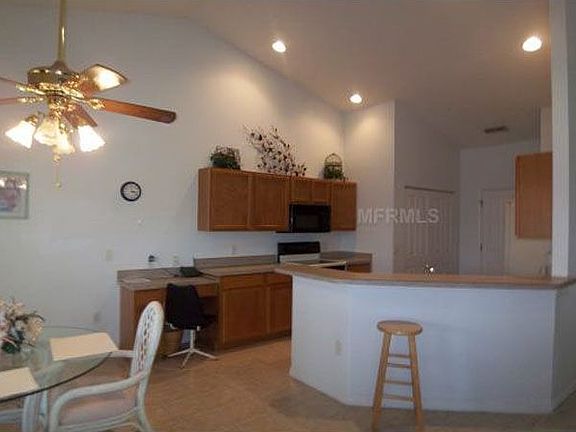 3rd image of 26912 Honeymoon Ave
