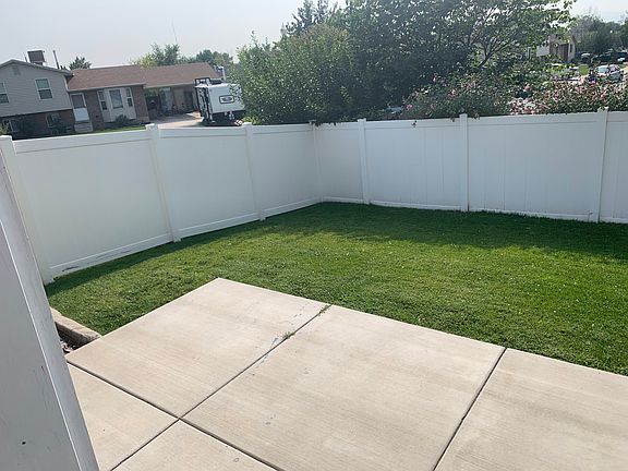 3rd image of 288 W Foxmoor Dr
