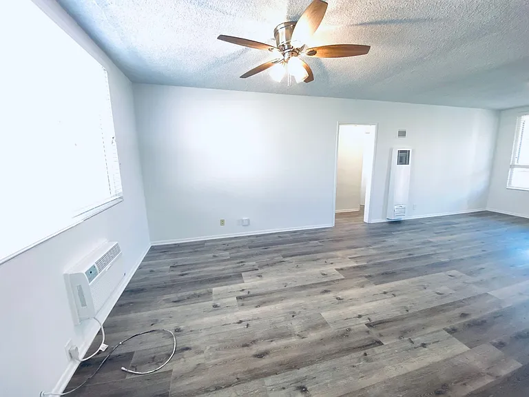 7351 Variel Ave — Photo 16