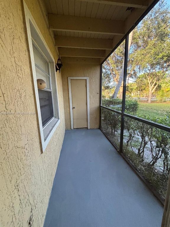 1237 SW 46th Ave APT 811, photo 5