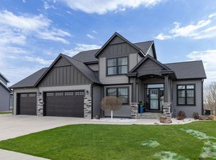 6364 Sunset Hill Pl NW, Rochester, MN 55901