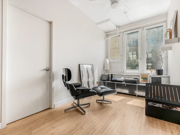 497 Pacific Street image 12 of 23