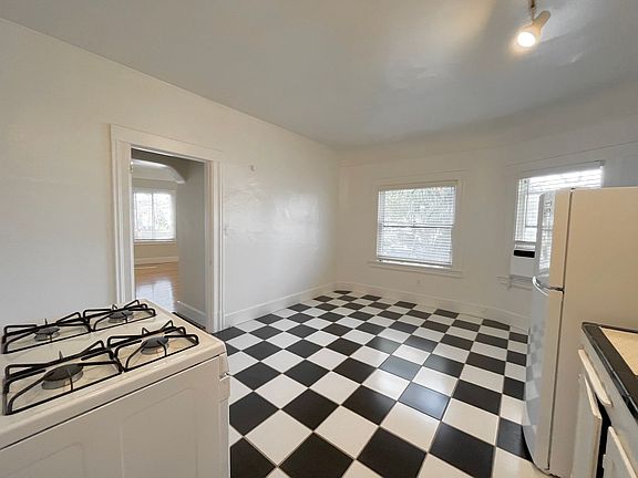 5th image of 2401 P St APT A