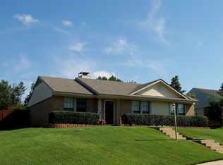 706 Walnut Dr, Lewisville, TX 75067