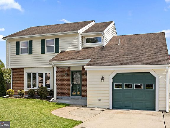 2nd image of 1905 S Woodmill Dr