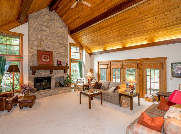 3rd image of 4655 Donegal Cliffs Dr