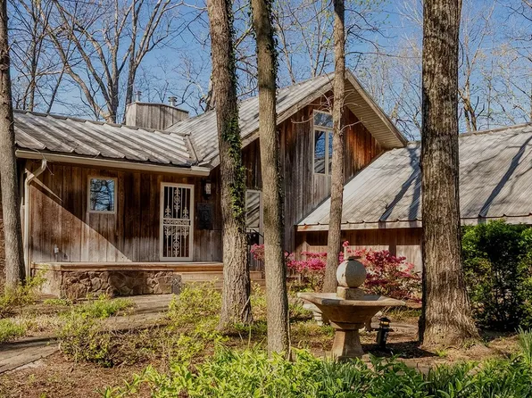 5 Lake Shore Ct, Carbondale, IL 62902