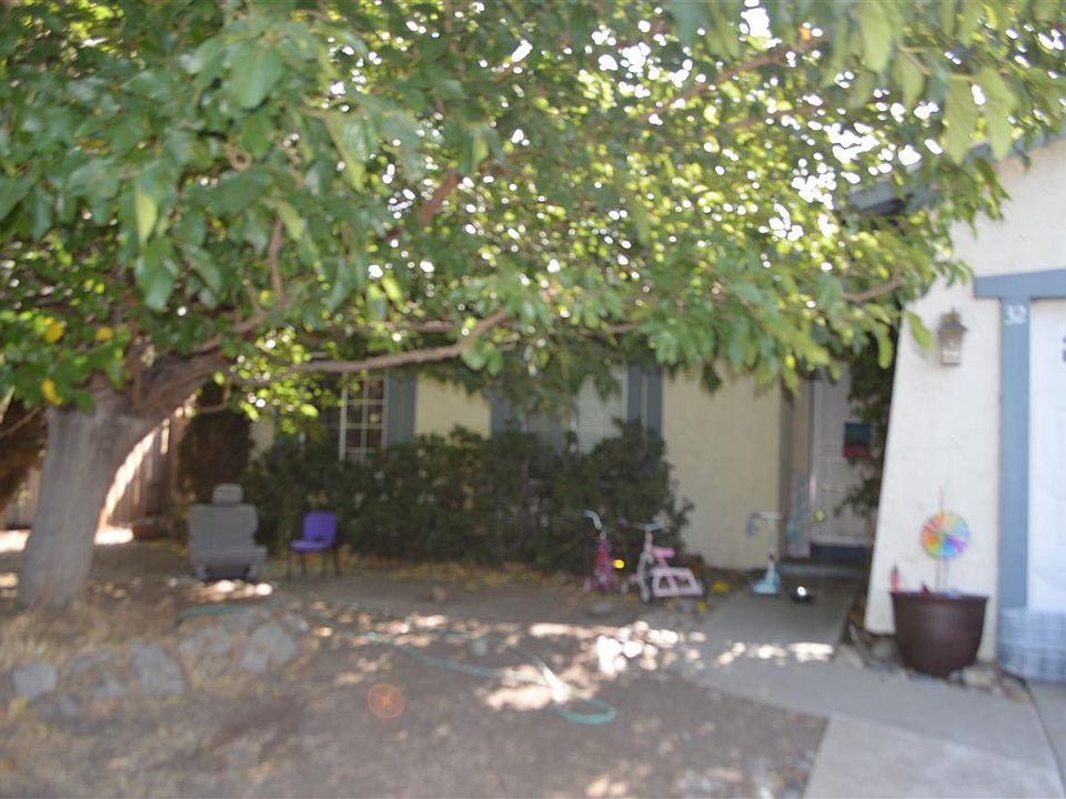 1st image of 32 Sandalwood Ct