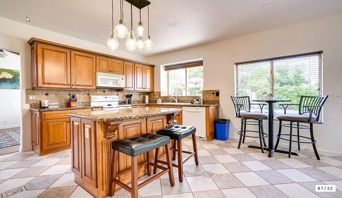 11433 W Piccadilly Rd — Photo 4