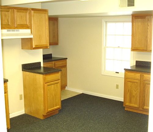 3rd image of 3034 Elmwood Ave APT 4