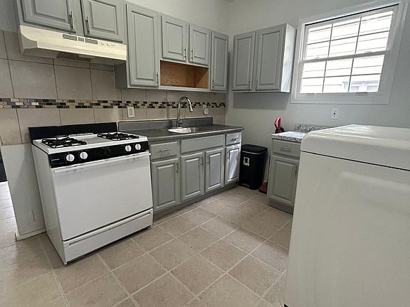 2nd image of 54-56 Lindsley Pl #1