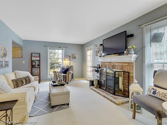 5th image of 42176 Roscommon Dr #281