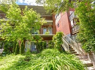 222 Kenilworth Ave UNIT B, Toronto, ON M4L3S6