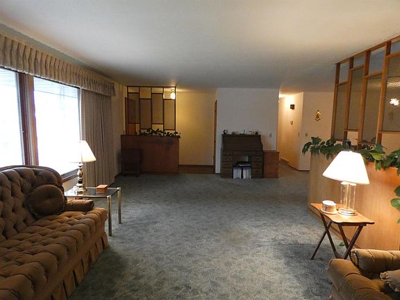 5th image of 104 W 5th St