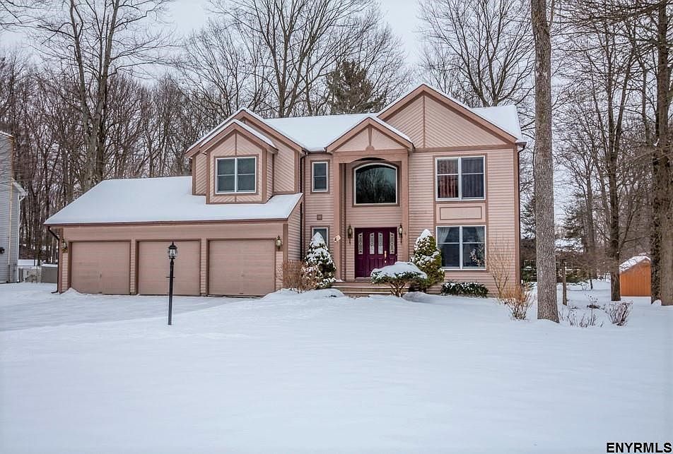4 Bedrooms, 2.5 Baths, 3 Car Garage, Finished Basement, .57 acre lot