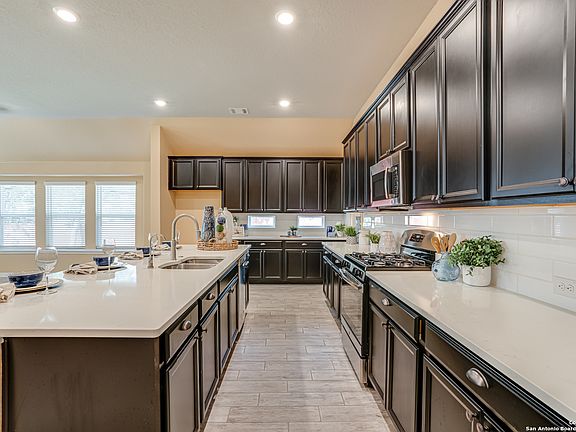3rd image of 2963 BLENHEIM PARK
