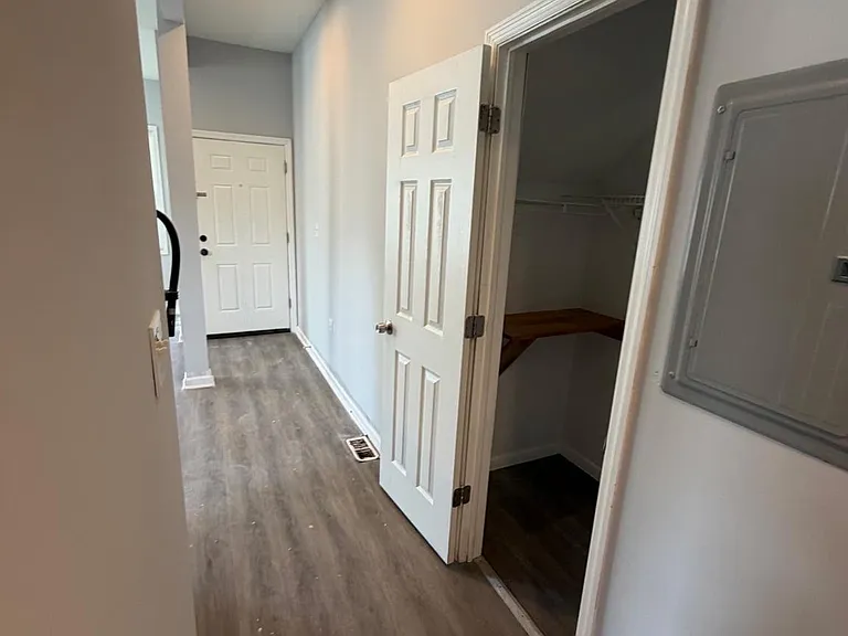 102 Ridgway St #1 — Photo 3