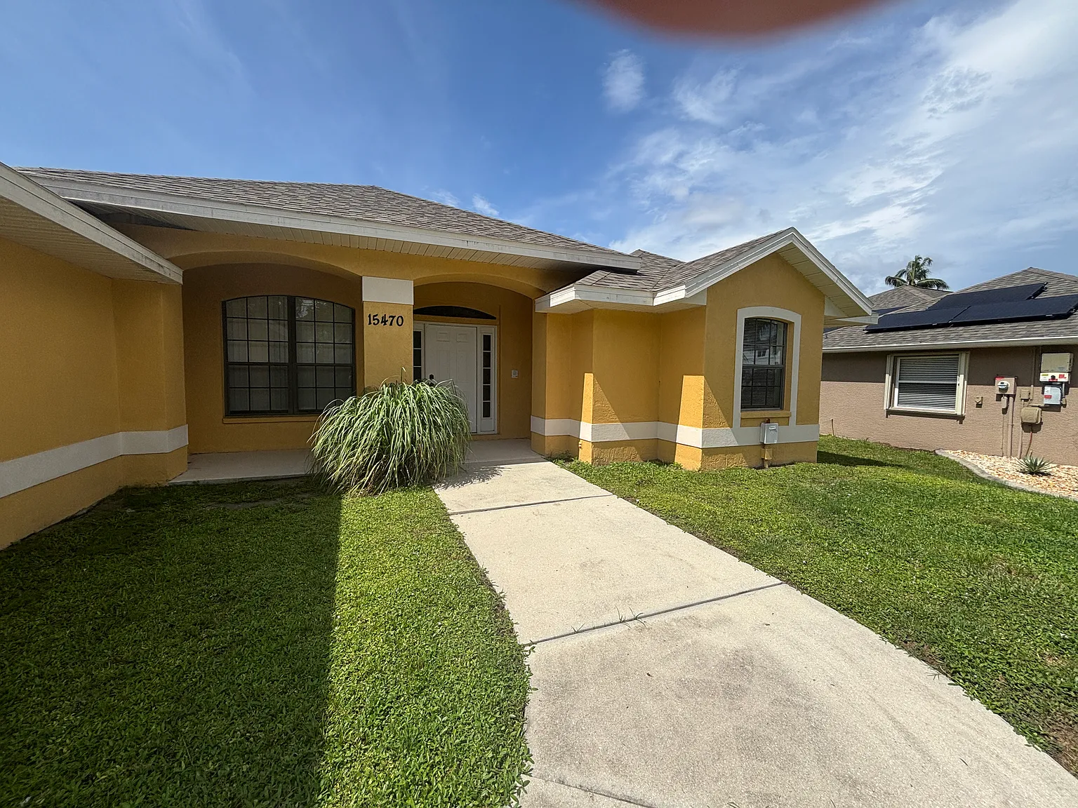 3 bed, 2.0 bath, 2334 sqft, $1,995 — Photo 1