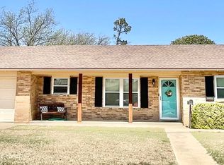 3200 W 13th St, Plainview, TX 79072