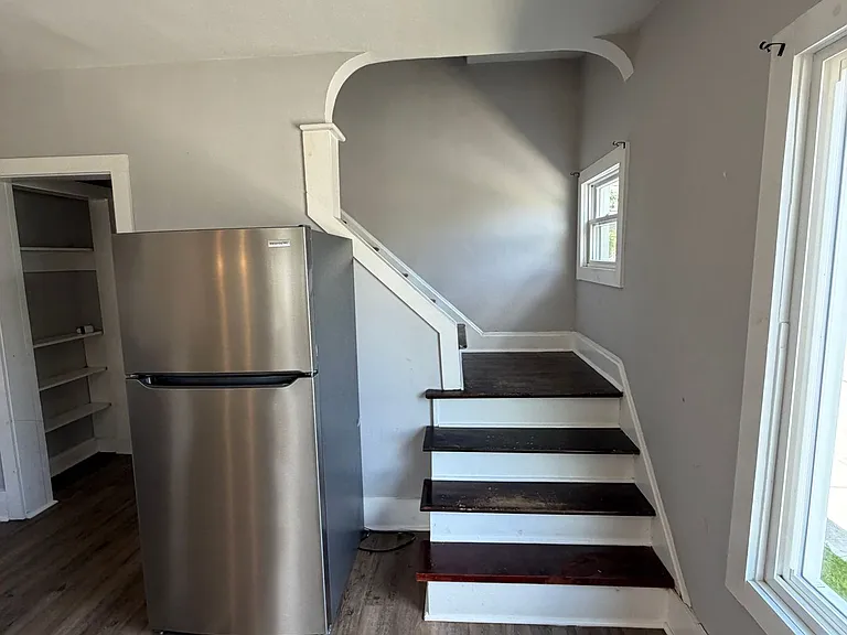 1249 Oakwood Ave — Photo 10