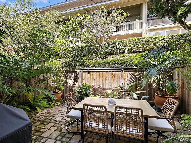 PRIVATE PATIO