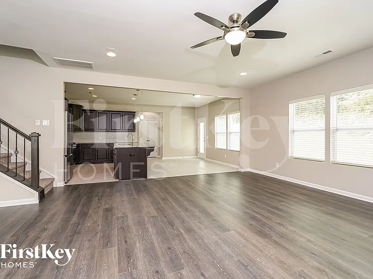 4670 Wesmar Ct — Photo 4