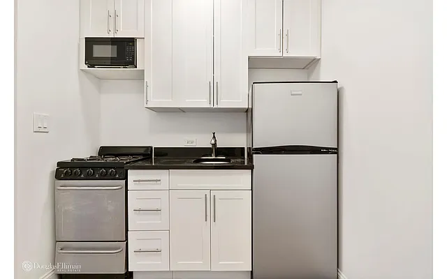 Rented by Douglas Elliman | media 10