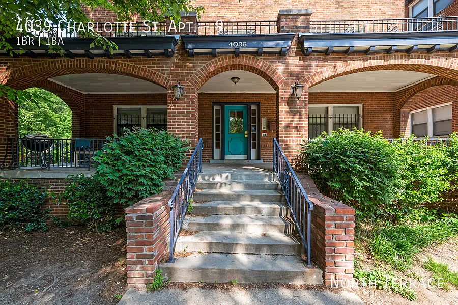 4035-4039 Charlotte