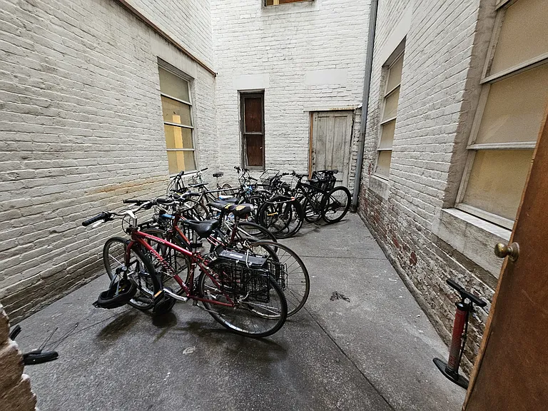 1064 Beacon St #15 — Photo 15