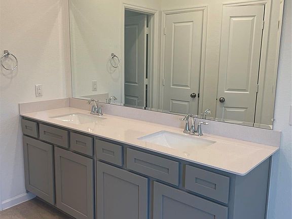 5th image of 621 Aspen Falls Ct