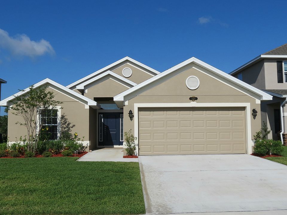 2nd image of 160 Briarcliff Cir