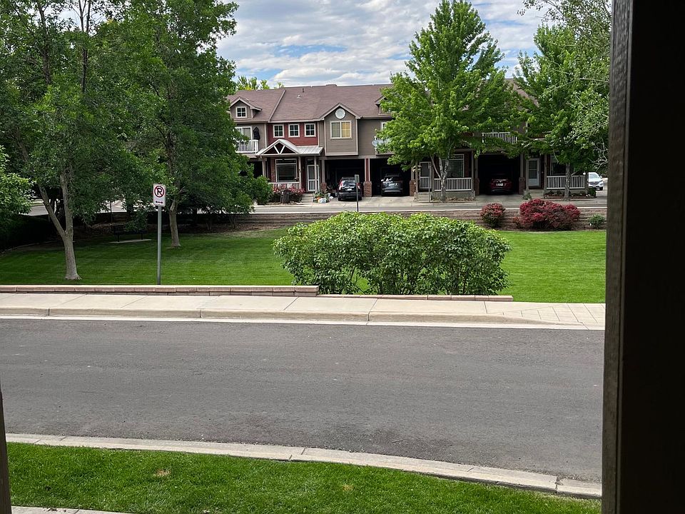 You''re steps away from a neighborhood park, and sidewalks make for lovely daily stroll while enjoying the beautiful Colorado weather. Perfect for dog lovers!
