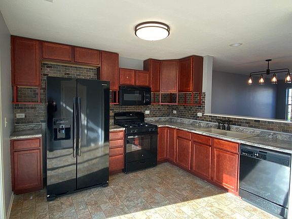 4th image of 585 Richard Brown Blvd