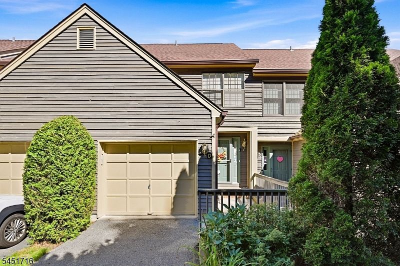 1st image of 48D Beacon Hill Rd #D