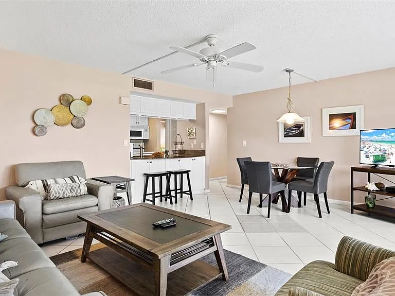 1700 Cove II Pl #310 — Photo 3