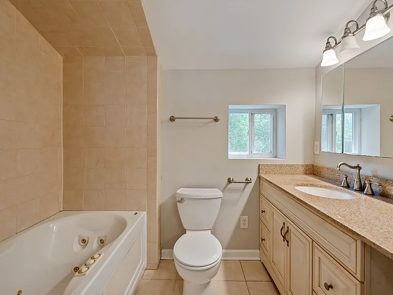 2737 Dogwood Rd — Photo 9