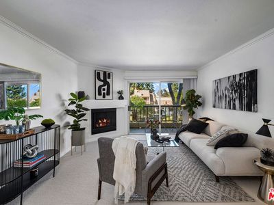 21550 Burbank Blvd APT 207, Woodland Hills, CA, 91367