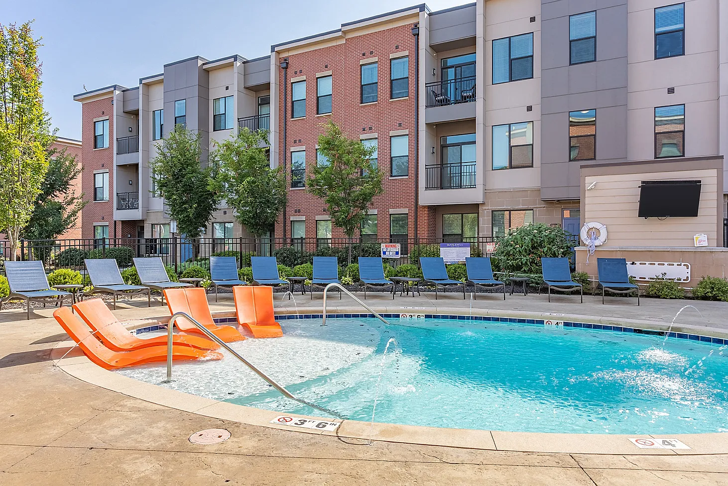 DeSales Flats Apartments* — Photo 2