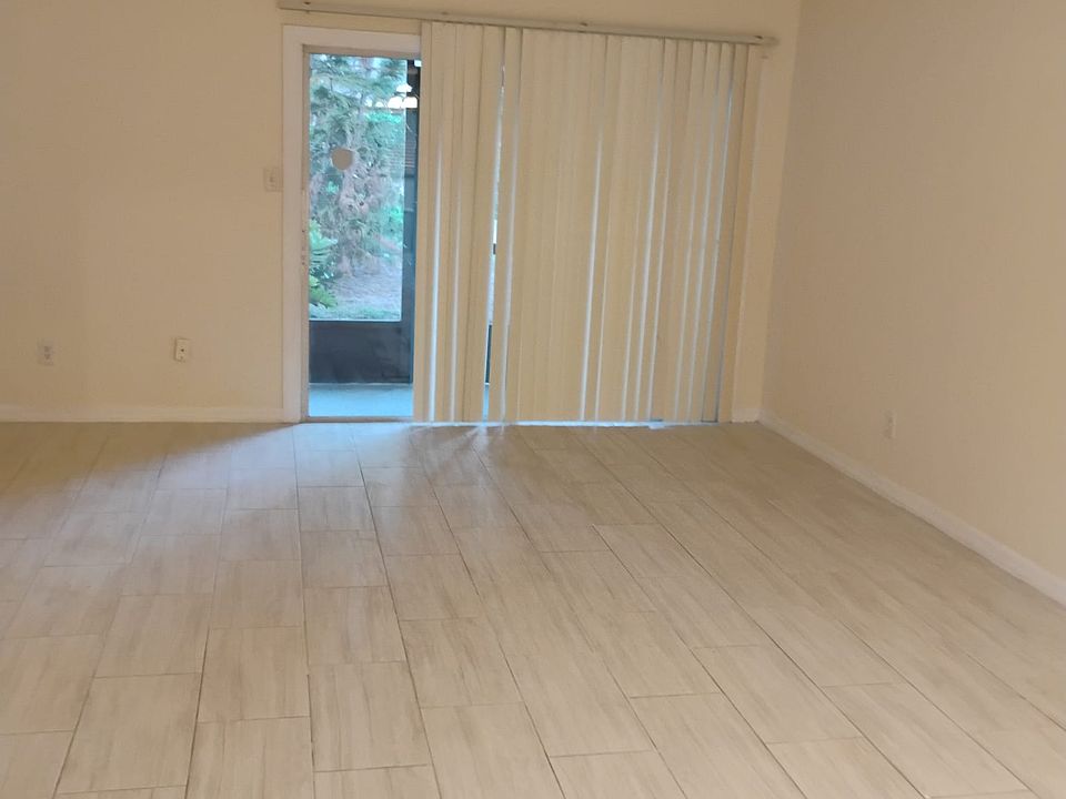 1st image of 4784 Tangerine Ave