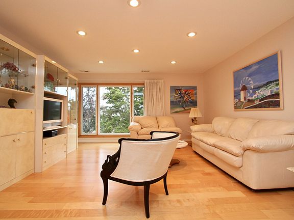 2nd image of 1840 W Surrey Park Ln Unit 2D